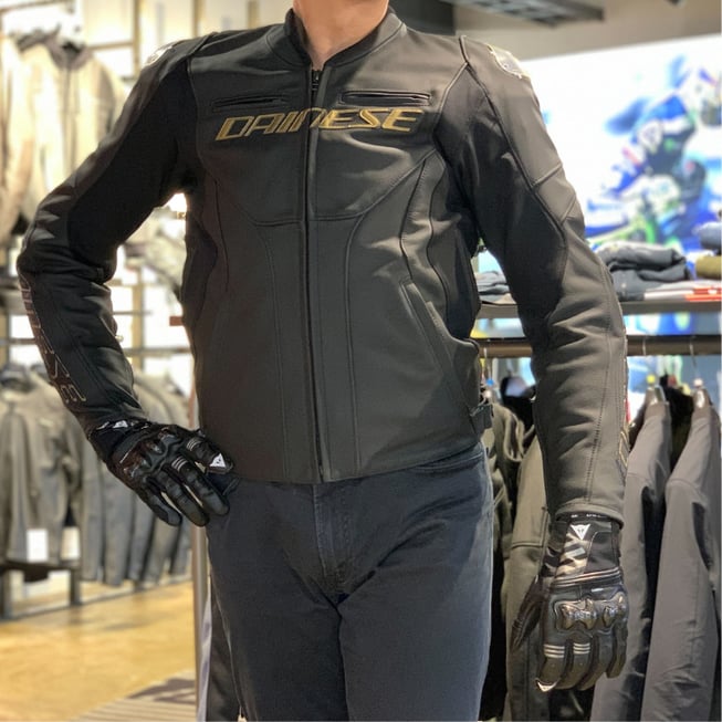 RACING 5 LEATHER JACKET BLACK/GOLDの魅力を徹底解説